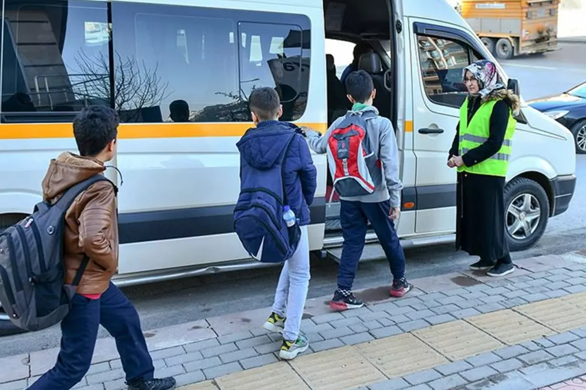 İstanbul\'da okul servis araçları için yeni karar