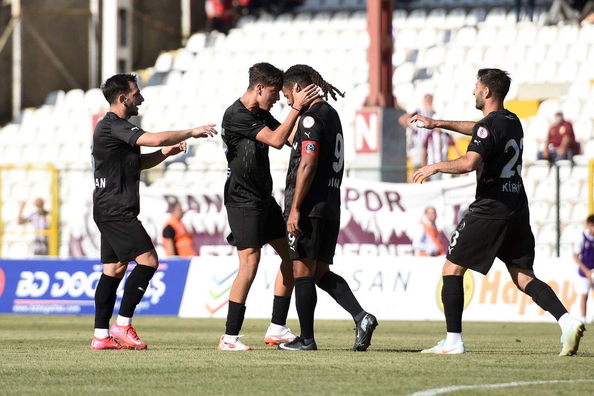 Manisa FK, Bandırmaspor\'u 4-1 Yenerek Galibiyet Serisi Başlattı