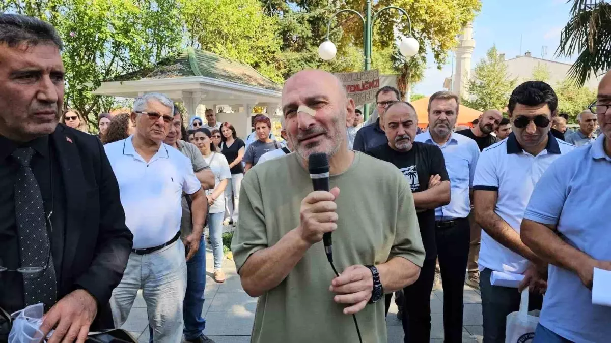 Sakarya\'da darbedilen öğretmen için destek açıklaması yapıldı