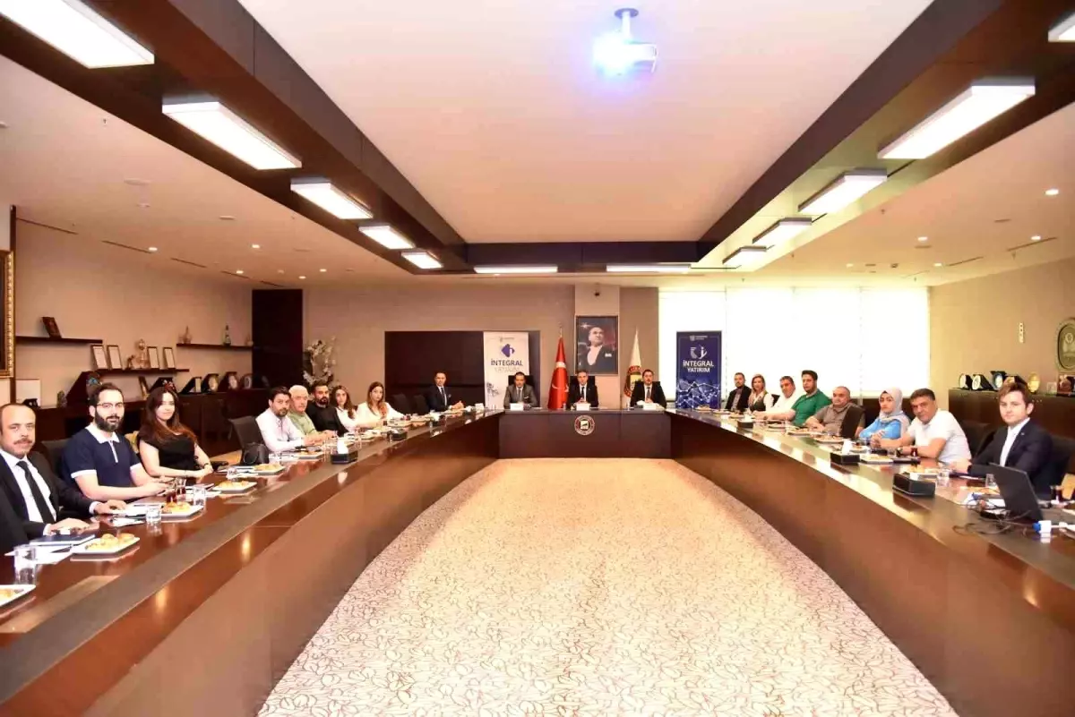 Gaziantep\'te Halka Arz Paneli Yapıldı