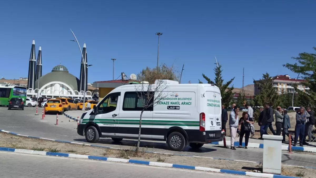 Van\'da Silahlı Saldırı: Anne ve İki Oğlu Hayatını Kaybetti