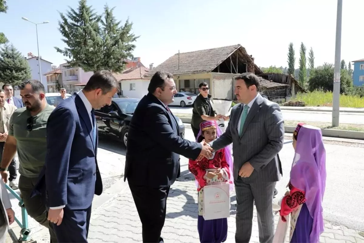 Kütahya Valisi Musa Işın Pazarlar\'da İncelemelerde Bulundu