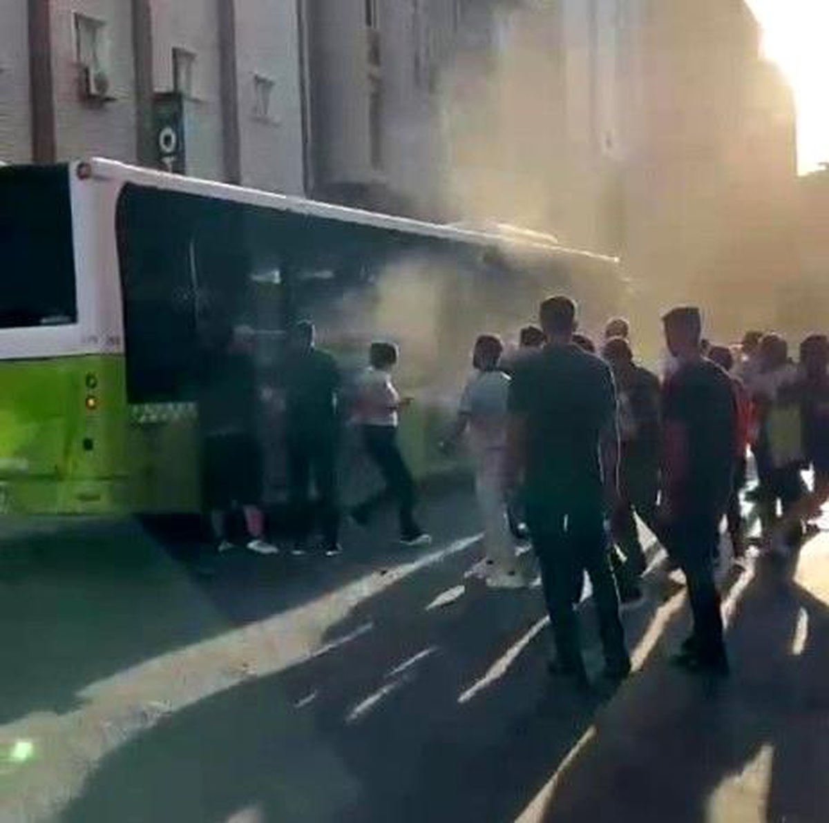Adana\'da Halk Otobüsünde Yangın Paniği