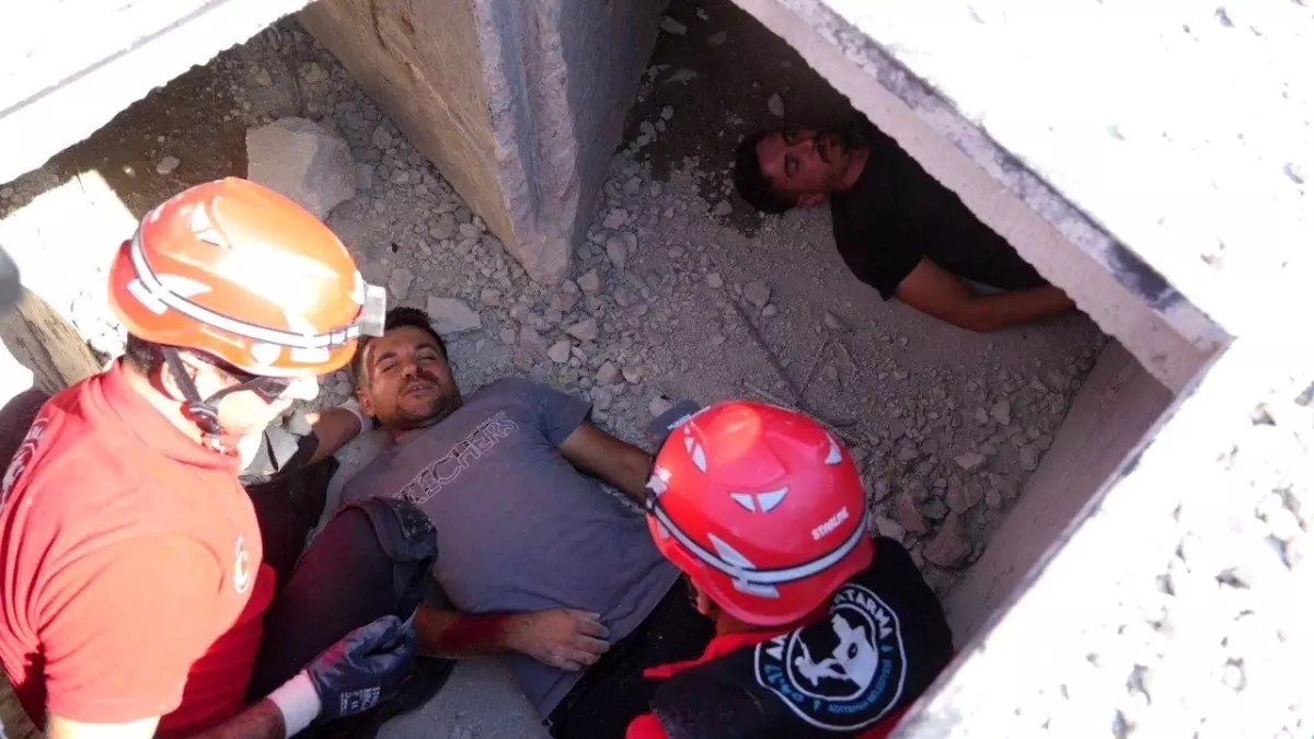 Adıyaman\'da Gerçekleştirilen Deprem Tatbikatı Başarıyla Tamamlandı