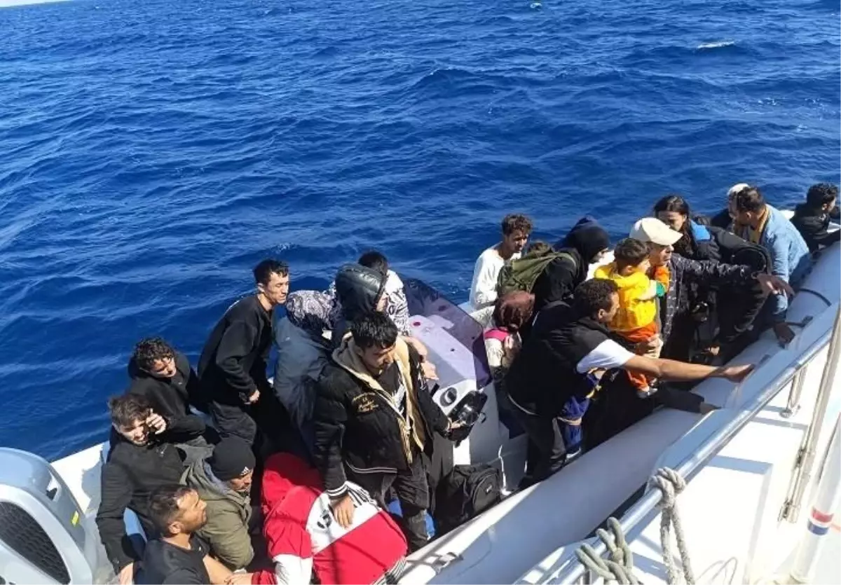 Didim\'de 26 Düzensiz Göçmen Kurtarıldı