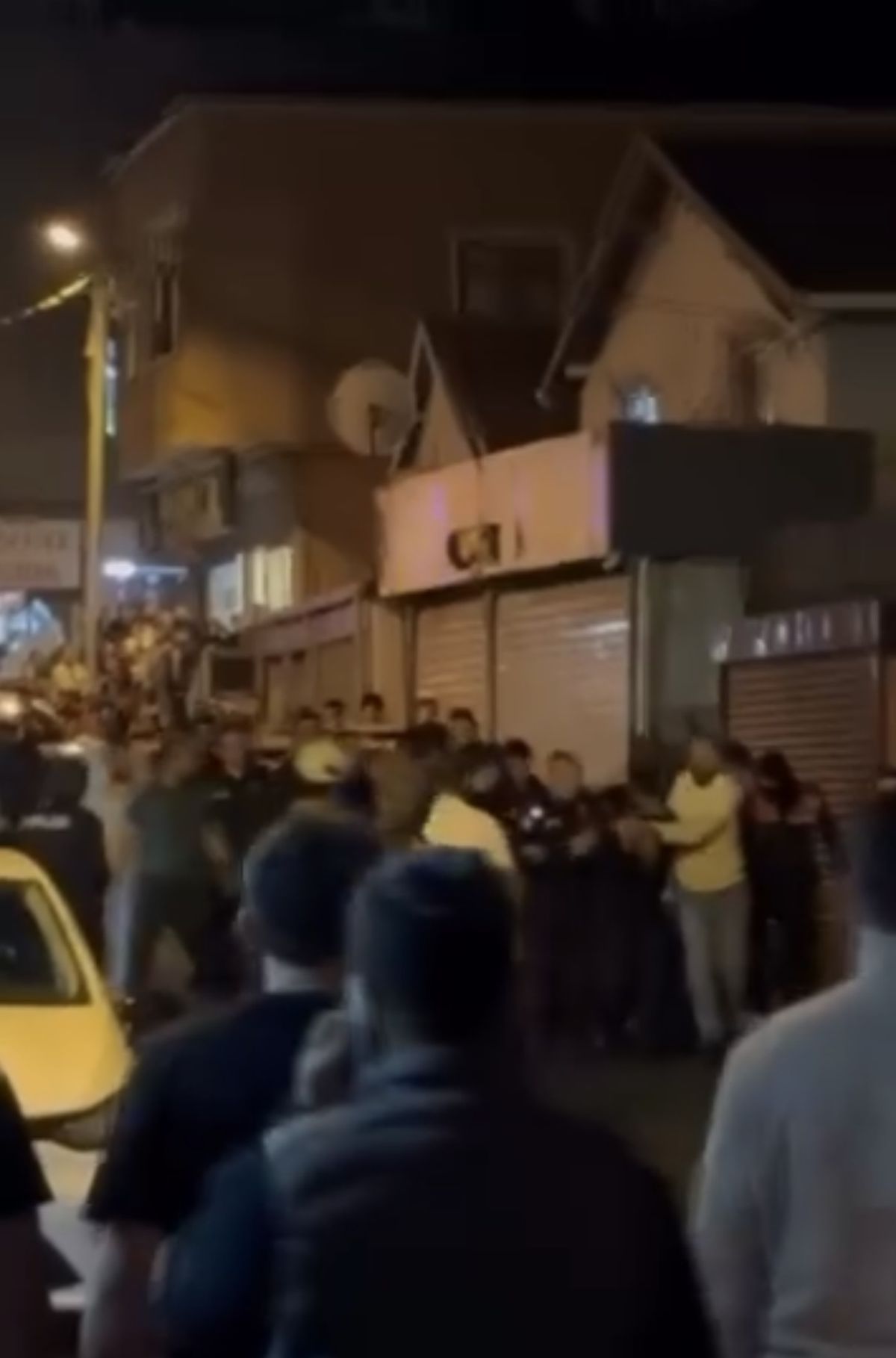 Beykoz\'da Yangın ve Bıçaklı Saldırı