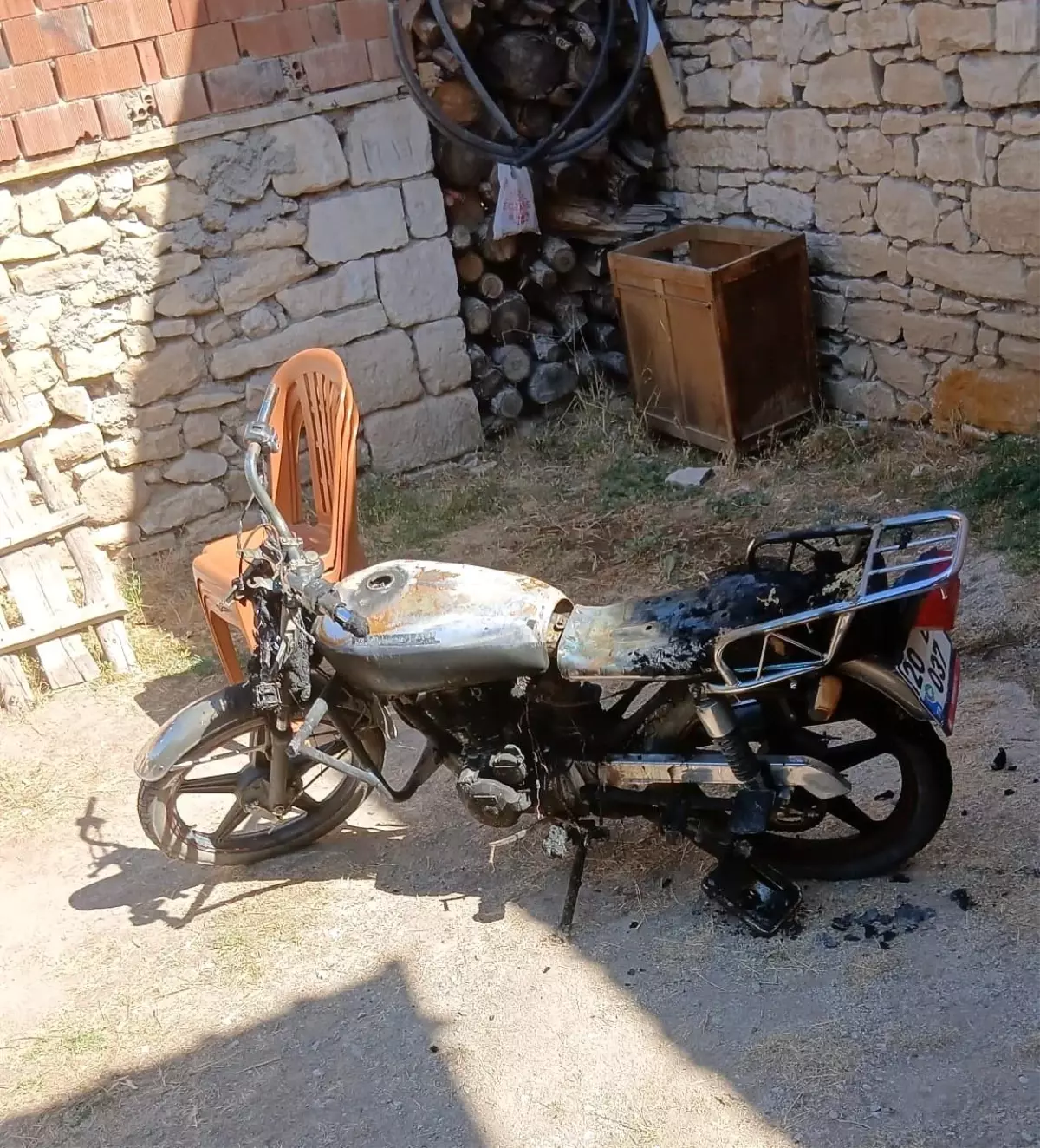 Denizli\'de Motosiklet Kundaklandı