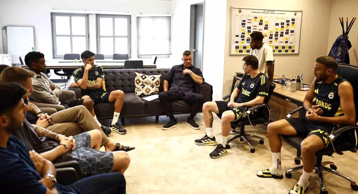 Fenerbahçe Başkanı Futbolcularla Buluştu