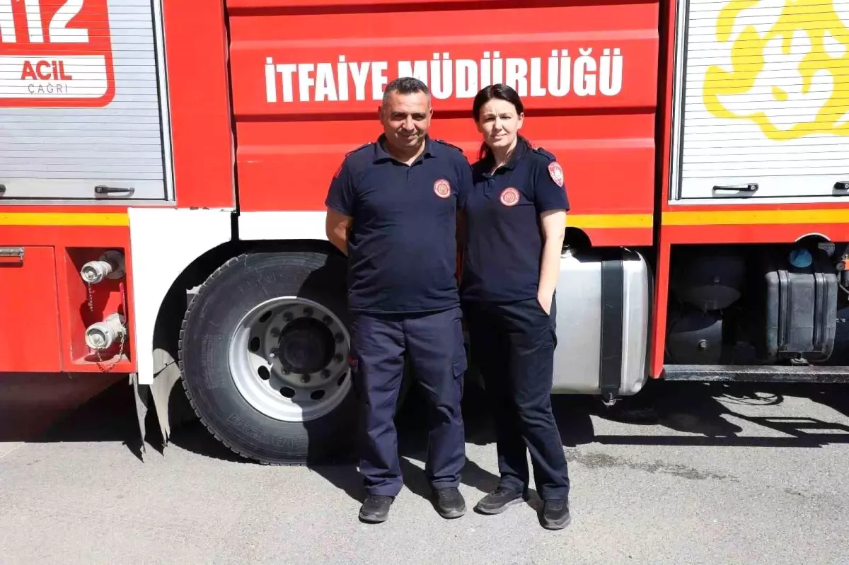 Yangın ve Afetlere El Ele Mücadele Eden İtfaiyeci Çift