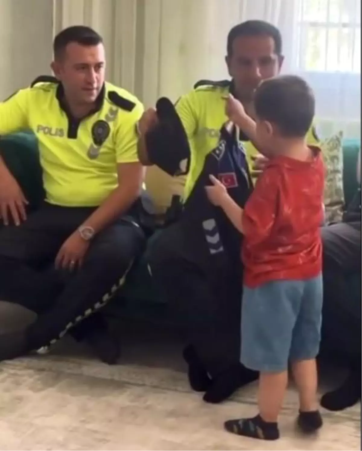 Minik Göktuğ\'un Polis Olma Hayali Gerçekleşti