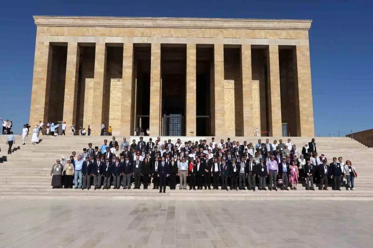 Muğla Büyükşehir, şehit yakını ve gazileri Anıtkabir\'e götürdü