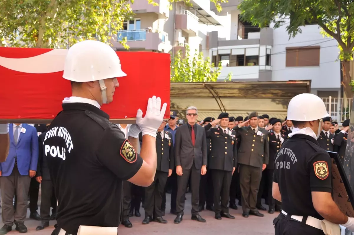 Salihli\'de Trafik Kazasında Polis Memuru Hayatını Kaybetti