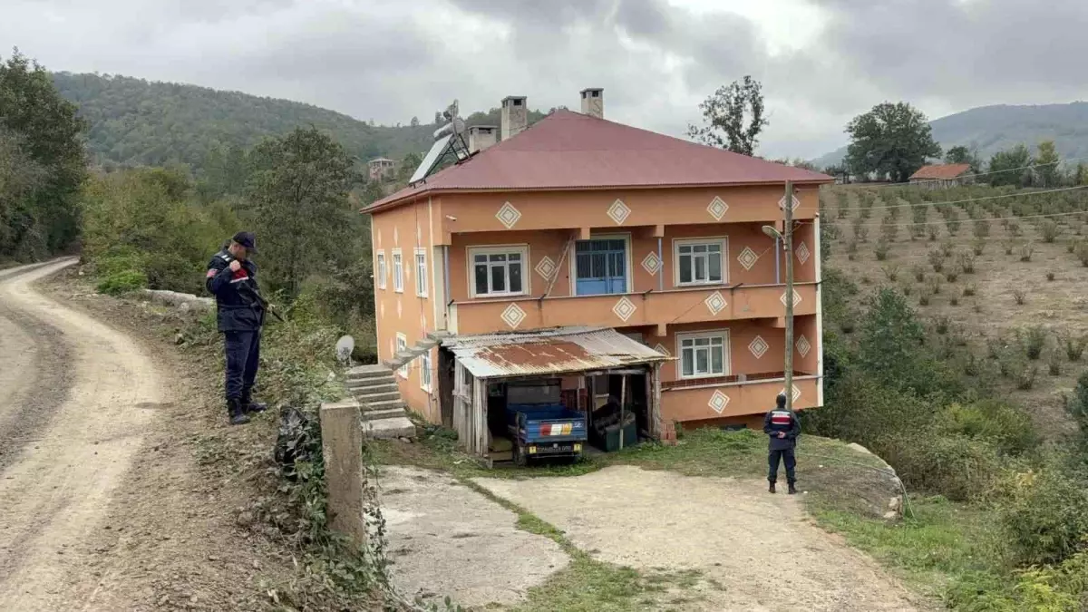 Üzerindeki kan izleri katili ele verdi, eşini bardakla öldürdüğünü itiraf etti