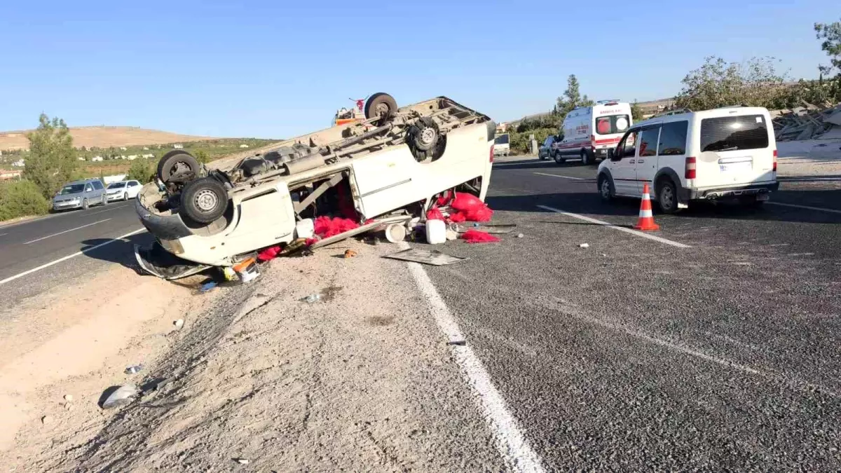 Şanlıurfa\'da Trafik Kazası: 20 Yaralı