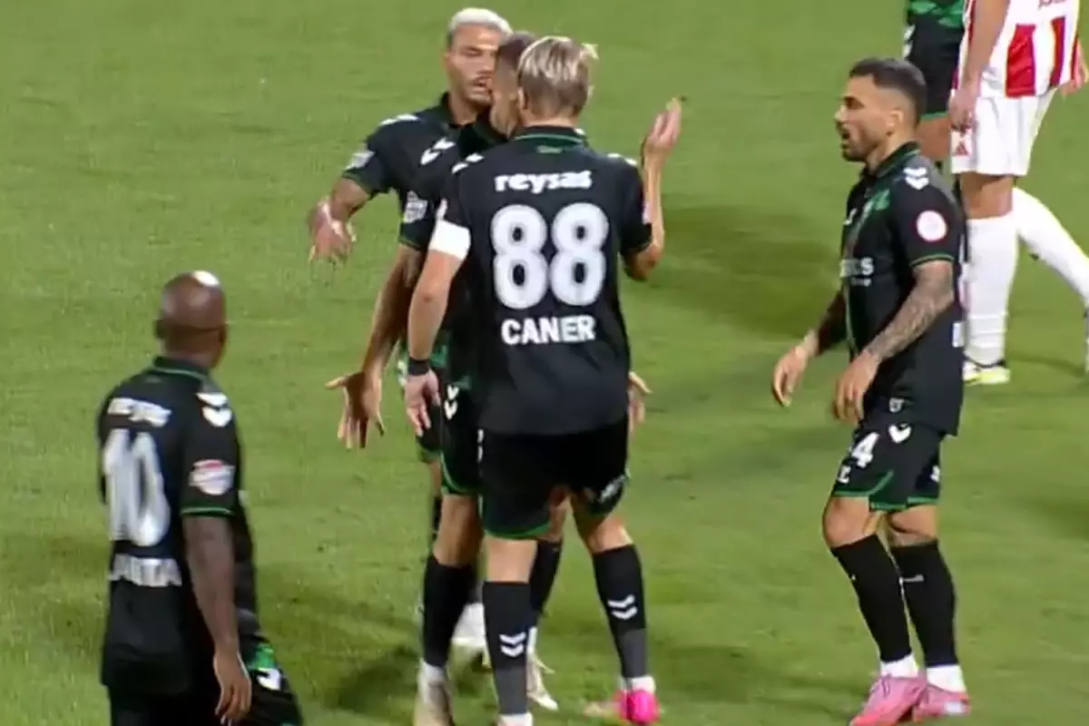 Takım arkadaşını tokatlayan Caner Erkin sessizliğini bozdu