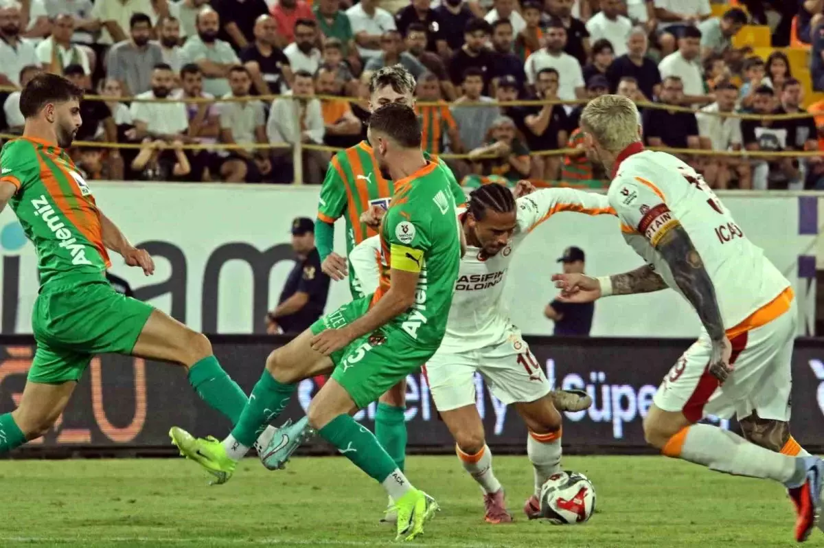 Galatasaray, Alanyaspor\'u 1-0 Geçti