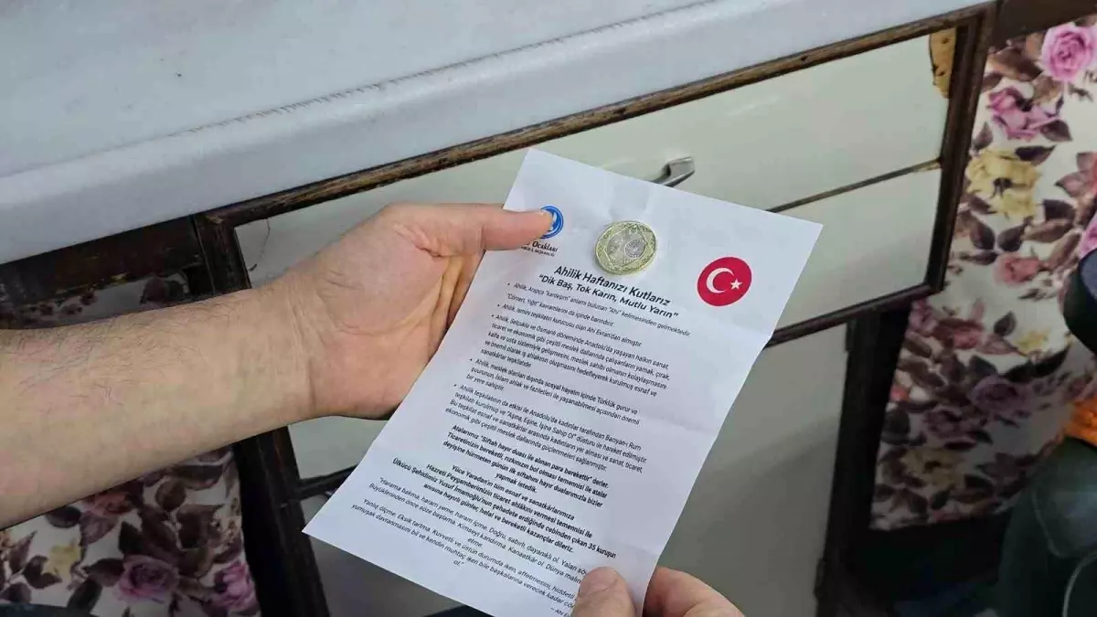 Karabük\'te Esnafa Siftah Parası Dağıtıldı