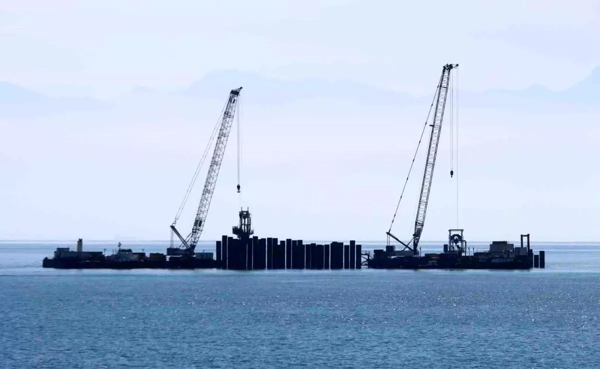 Ceyhan\'da Petrol Akışı Yeniden Başladı
