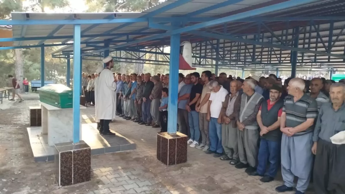 Babaanne ve Torunu Yan Yana Defnedildi