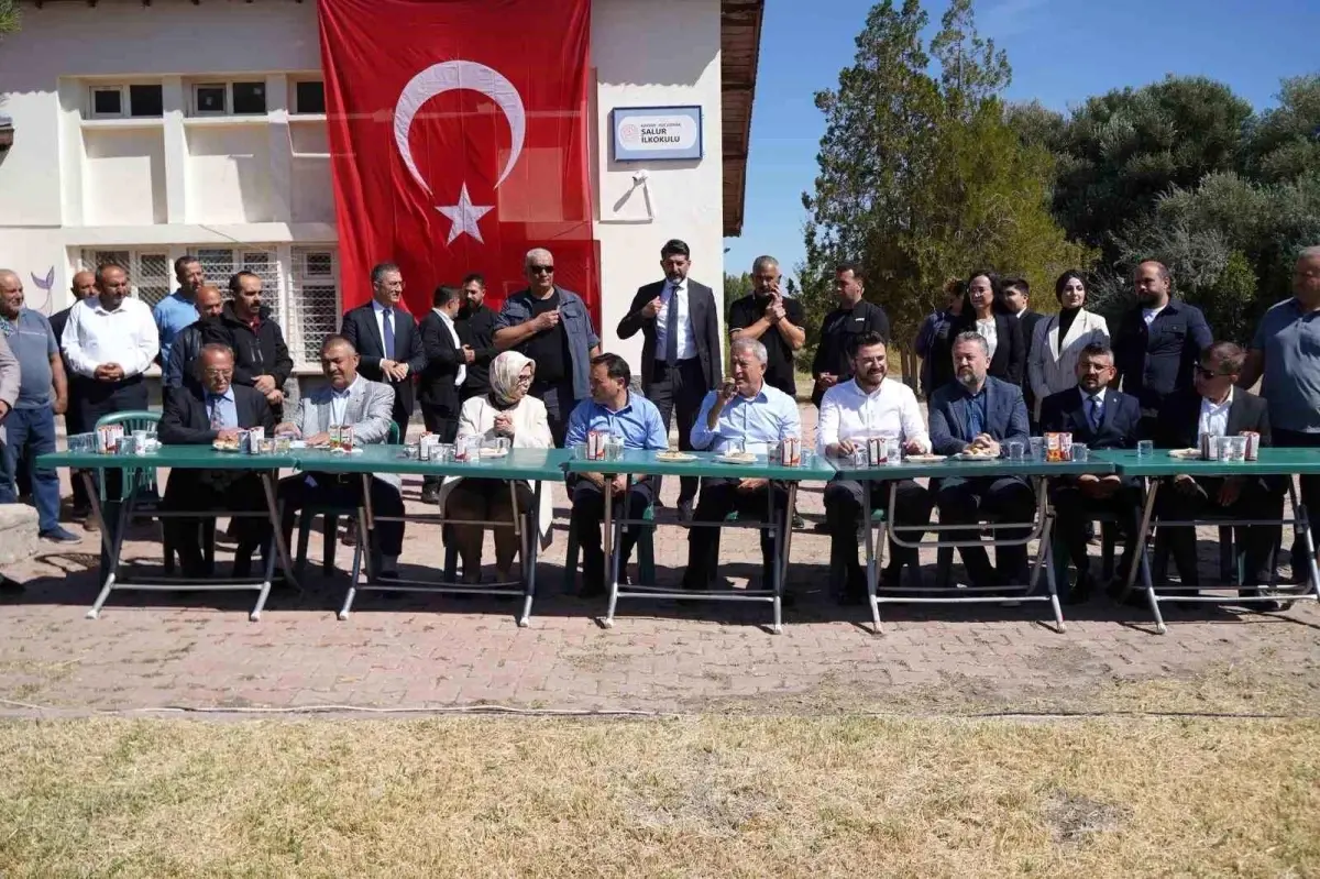 AK Parti, Salur Mahallesi\'nde Çiftçilerle Buluştu