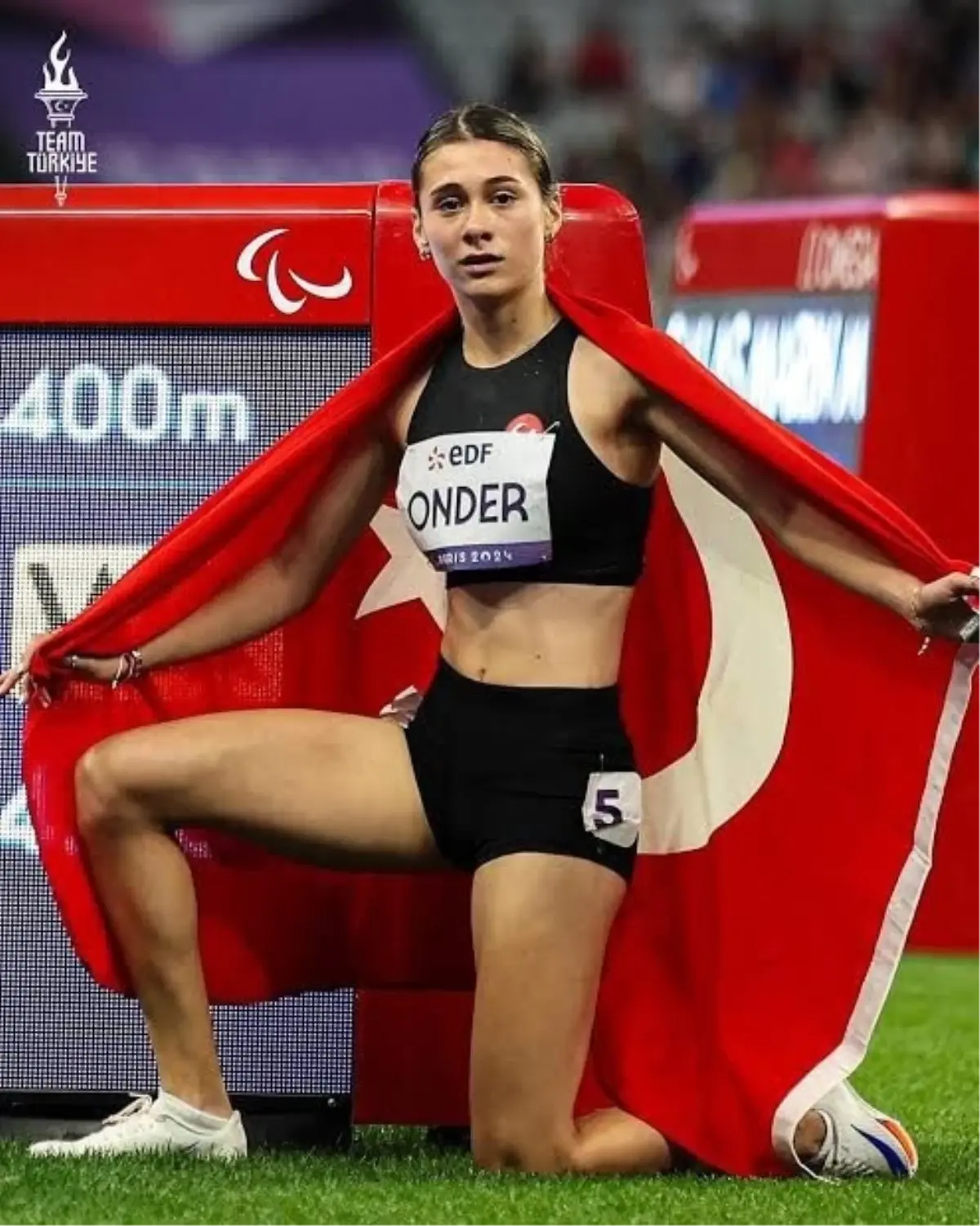 Aysel Önder\'e Altın Madalya Tebriği