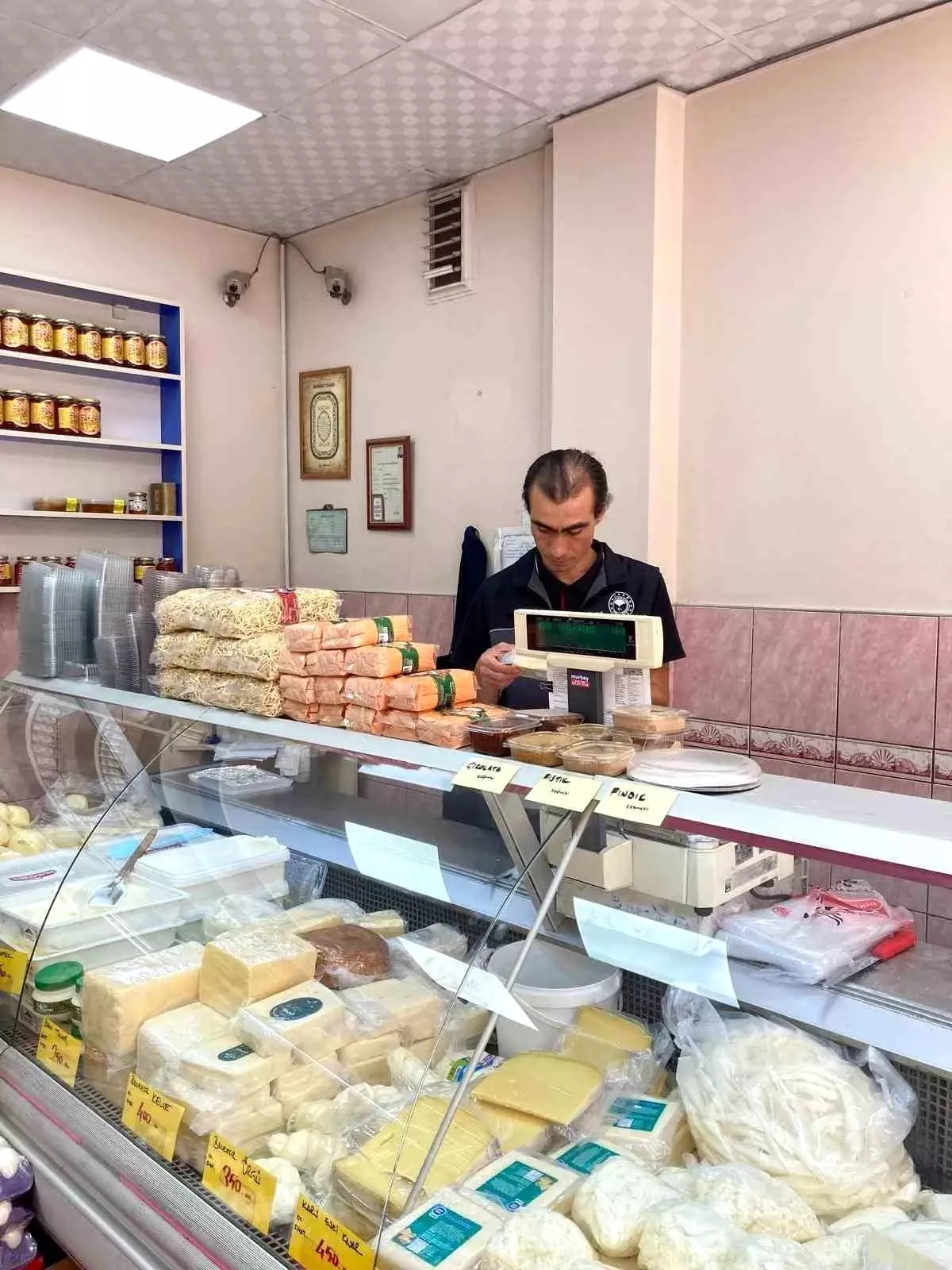 Pazaryeri\'nde Gıda Güvenliği Denetimi