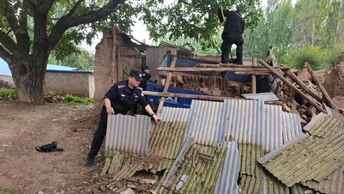 Çin\'de 5.6 Büyüklüğünde Deprem