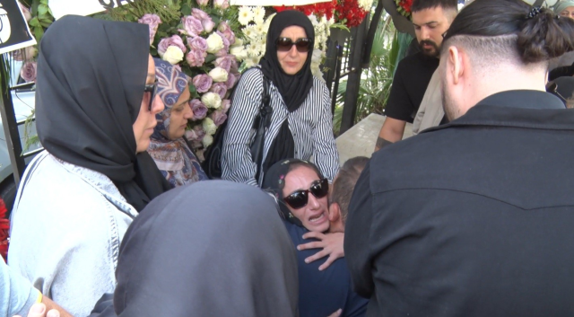 Güllü'ye son veda: Sanat dünyasından vefasızlık dikkat çekti