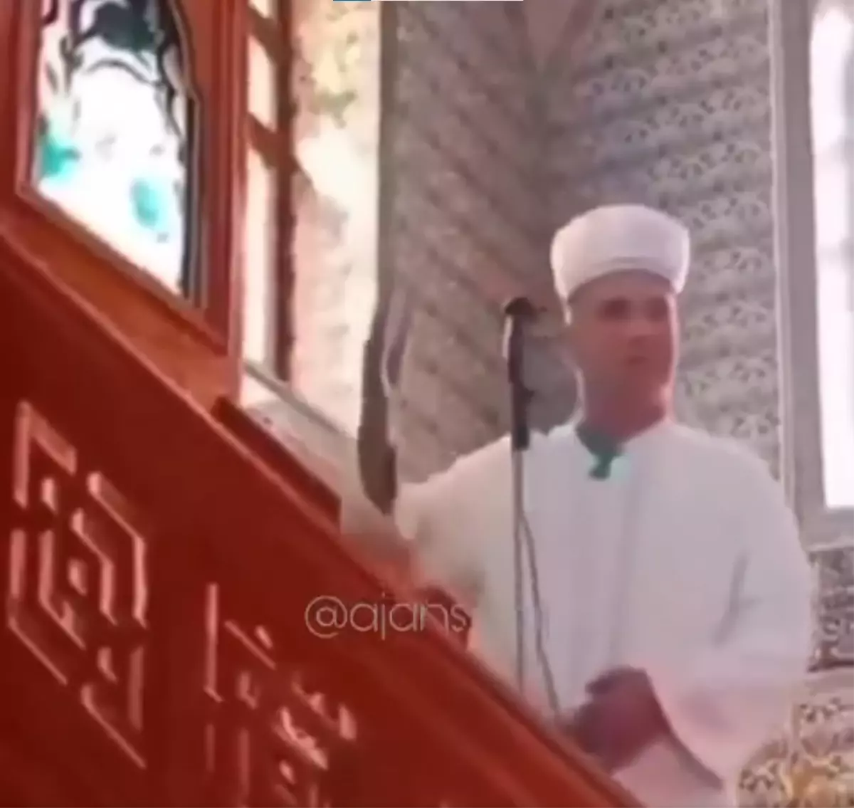 İmam, cemaate ateş püskürdü: Kıldırmıyorum namazı, sizinle mi uğraşacağım?