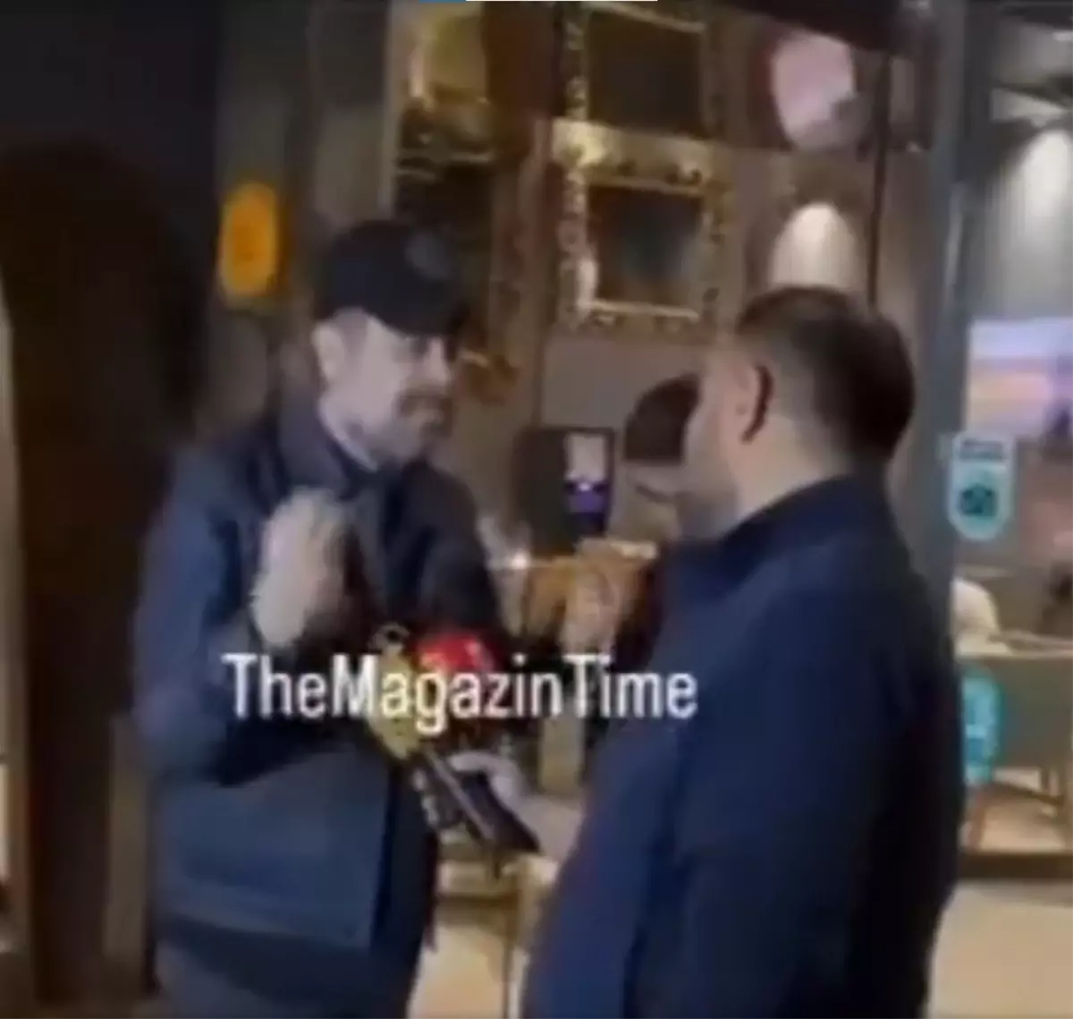 İşte gazetecinin Nejat İşler\'e kafa attığı an