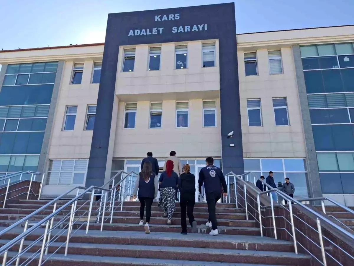 Kars\'ta Kart Dolandırıcılığı Operasyonu