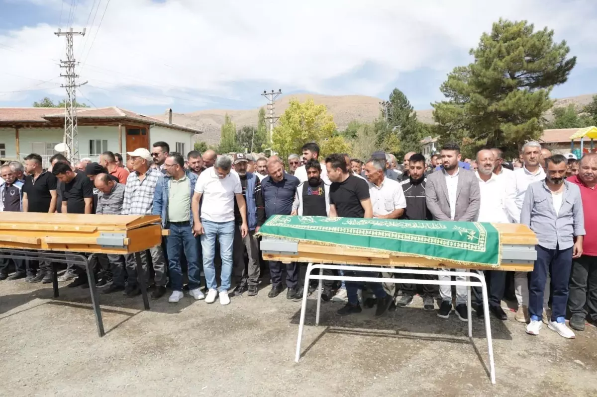 Ereğli\'de İkiz Kardeşler Kazada Hayatını Kaybetti