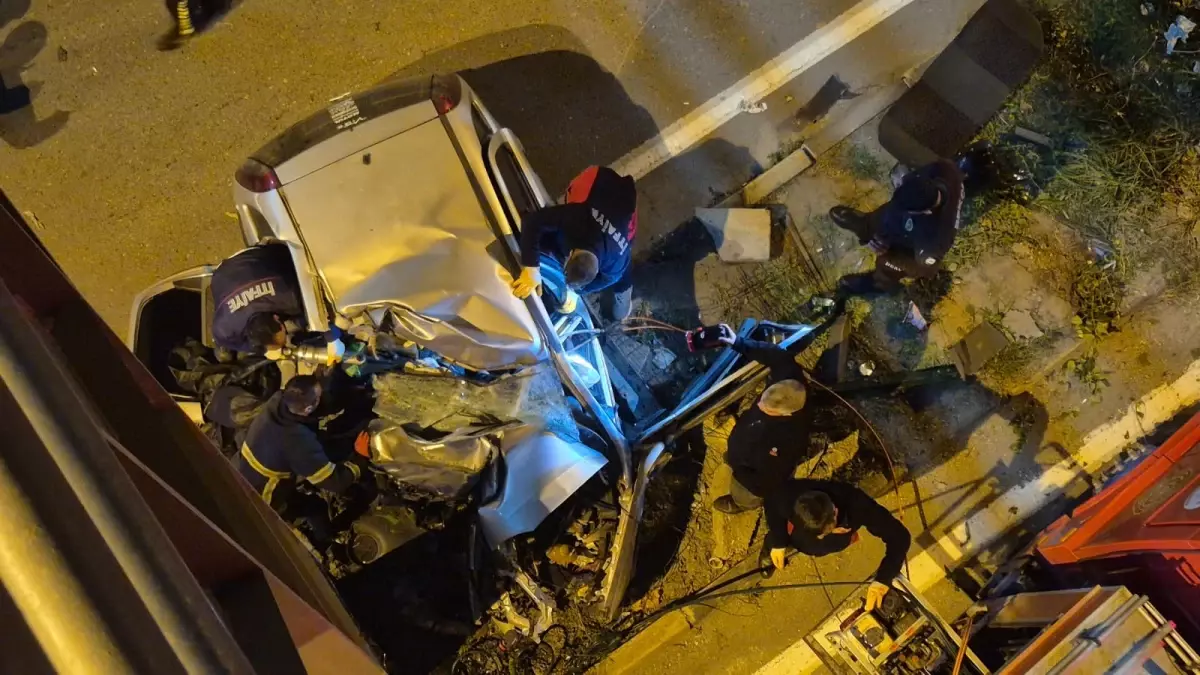 Zonguldak\'ta Trafik Kazası: İki Genç Hayatını Kaybetti