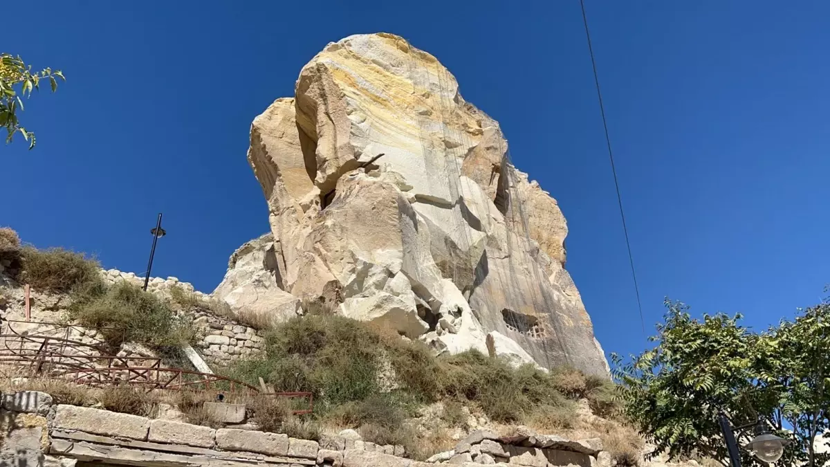Kapadokya Peribacalarındaki Yıkımlar Endişe Verici