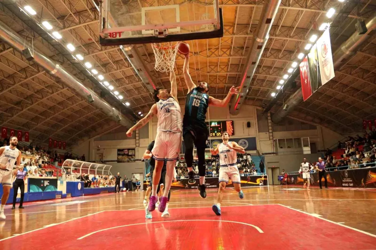 Kocaeli BŞB Kağıtspor, Balıkesir\'i 96-81 ile Geçti