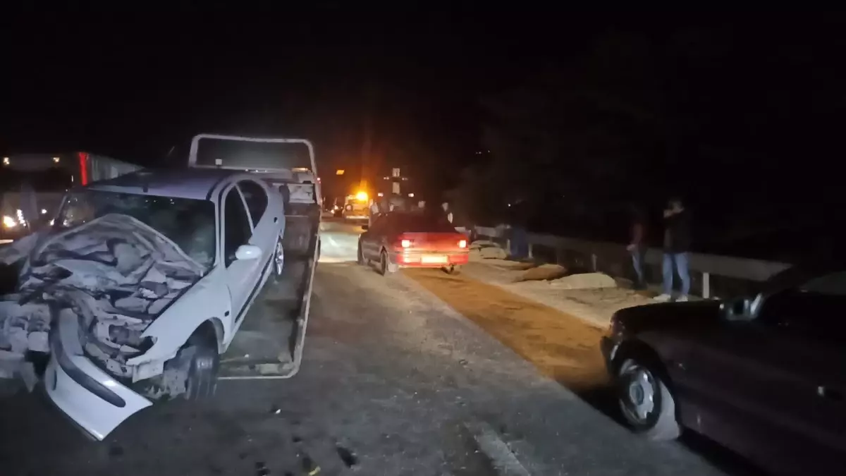 Otomobil traktör römorkuna çarptı! Bilanço ağır