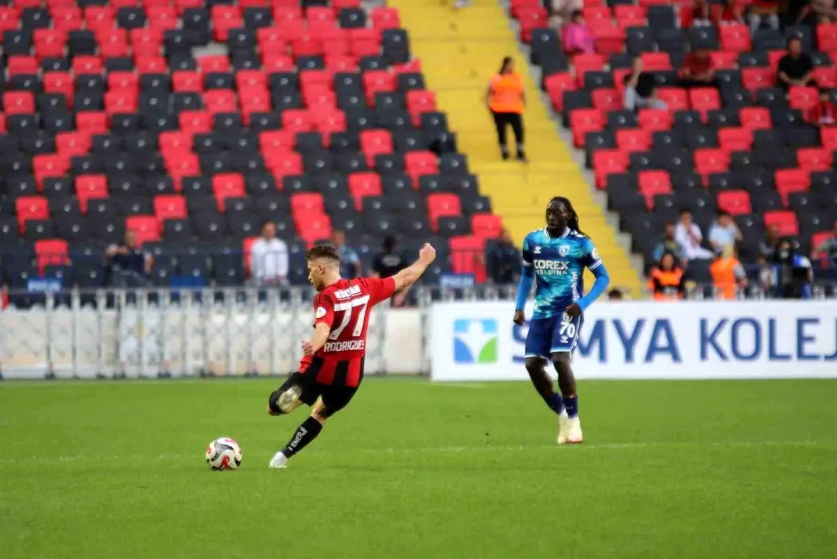 Gaziantep FK - Samsunspor: İlk Yarı Sonucu 1-2