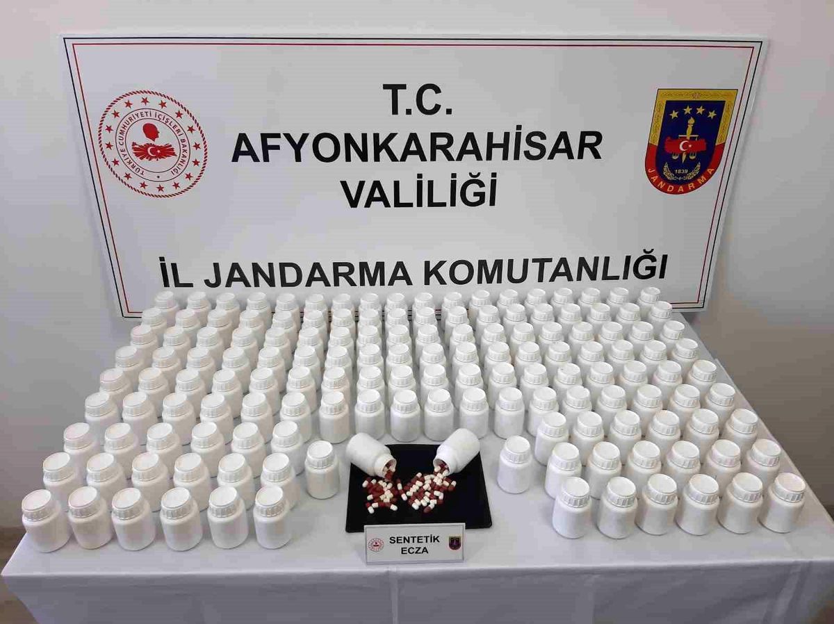 Afyonkarahisar\'da Uyuşturucu Baskını: 8 Bin Hap Ele Geçirildi