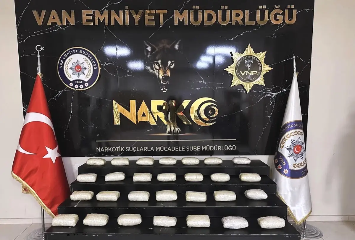 Van\'da Uyuşturucu Operasyonu: 28 Kg Metamfetamin Ele Geçirildi