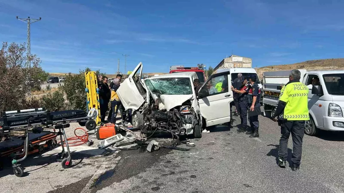 Yozgat\'ta Trafik Kazası: 5 Yaralı