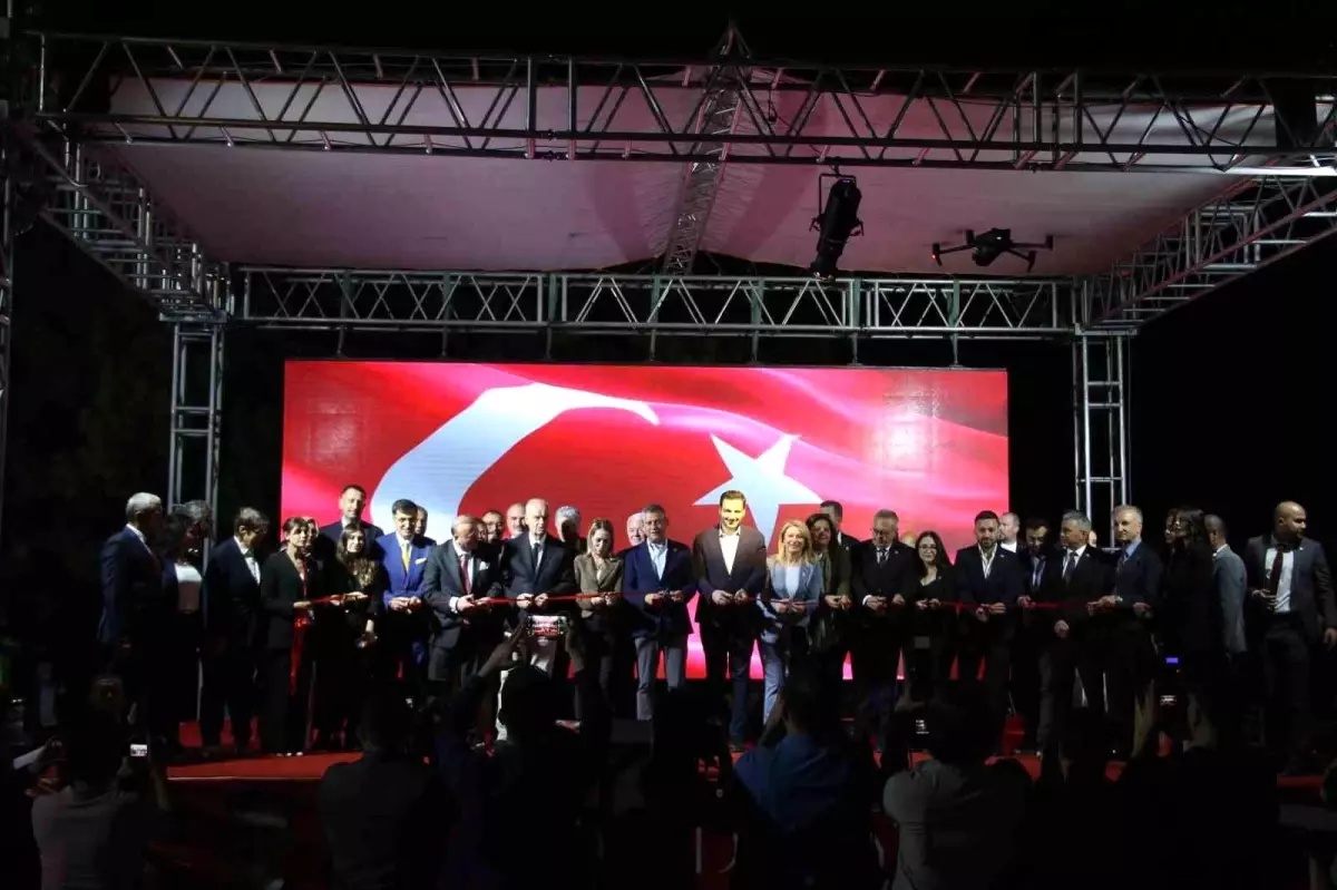 Özgür Özel, Ferdi Zeyrek Amfi Salonu\'nun Açılışında Konuştu