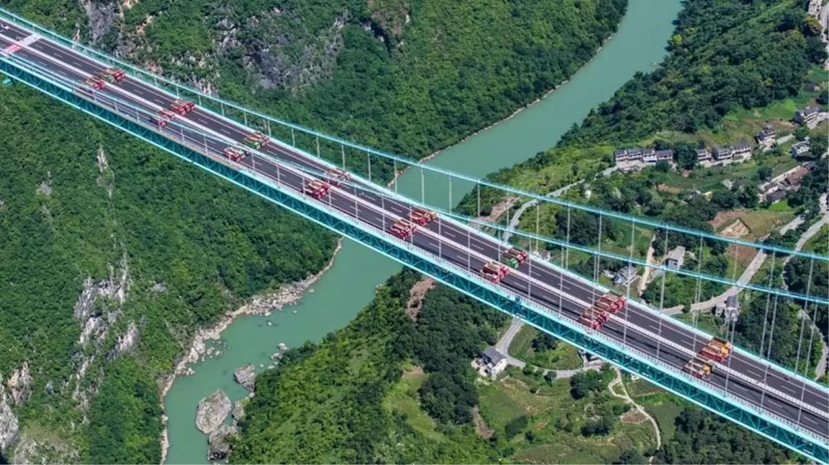 Dünyanın en büyük köprüsü açıldı