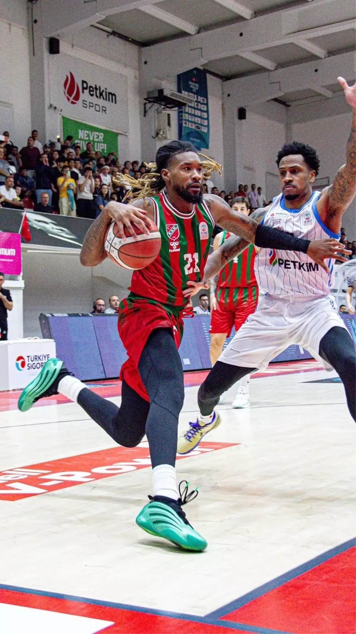 Aliağa Petkimspor, Karşıyaka\'yı Yendi