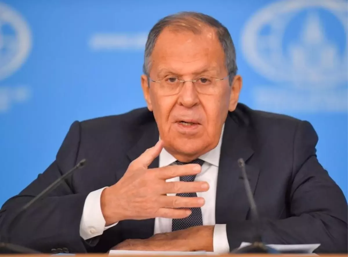 Lavrov\'dan Batılı Ülkelere Uyarı