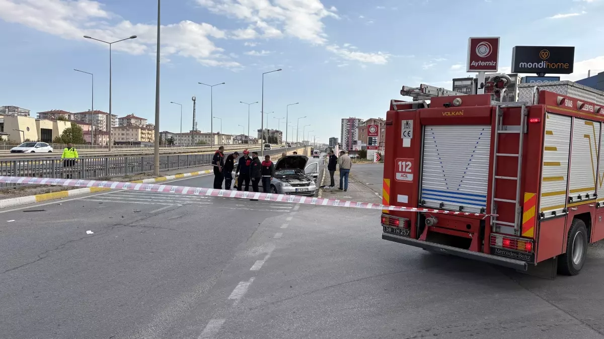 Sivas\'ta Trafik Kazası: 1 Ölü, 3 Yaralı