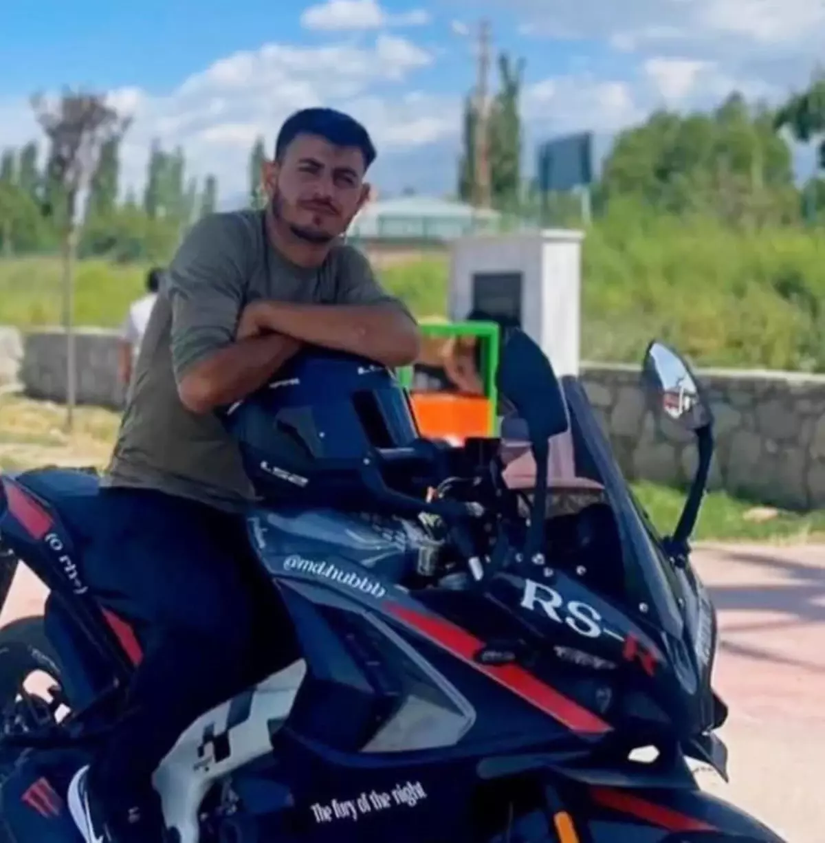 Iğdır\'da Motosiklet Kazası: Bir Genç Hayatını Kaybetti