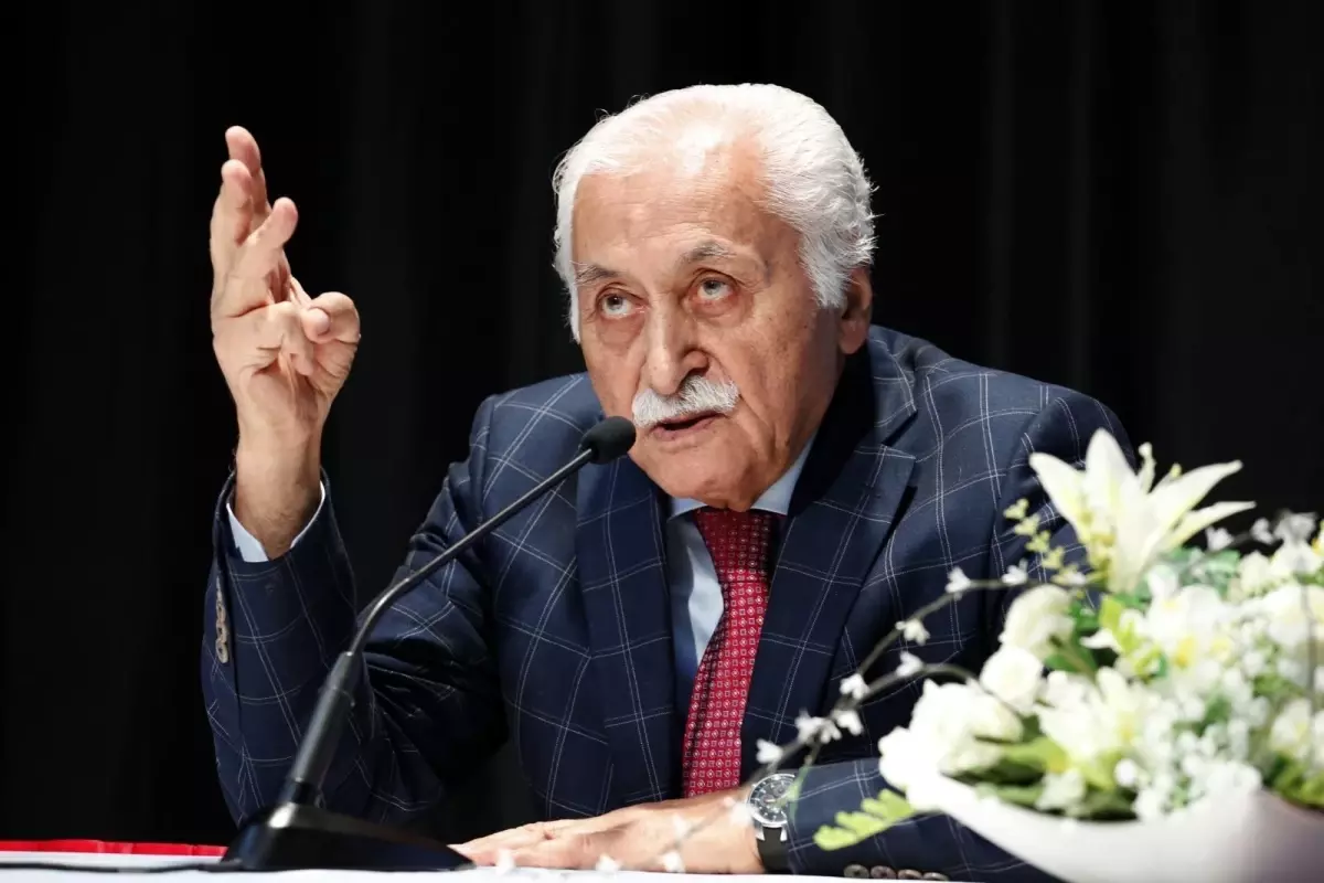 Yavuz Bülent Bakiler hayatını kaybetti! Cumhurbaşkanı Erdoğan\'dan taziye mesajı