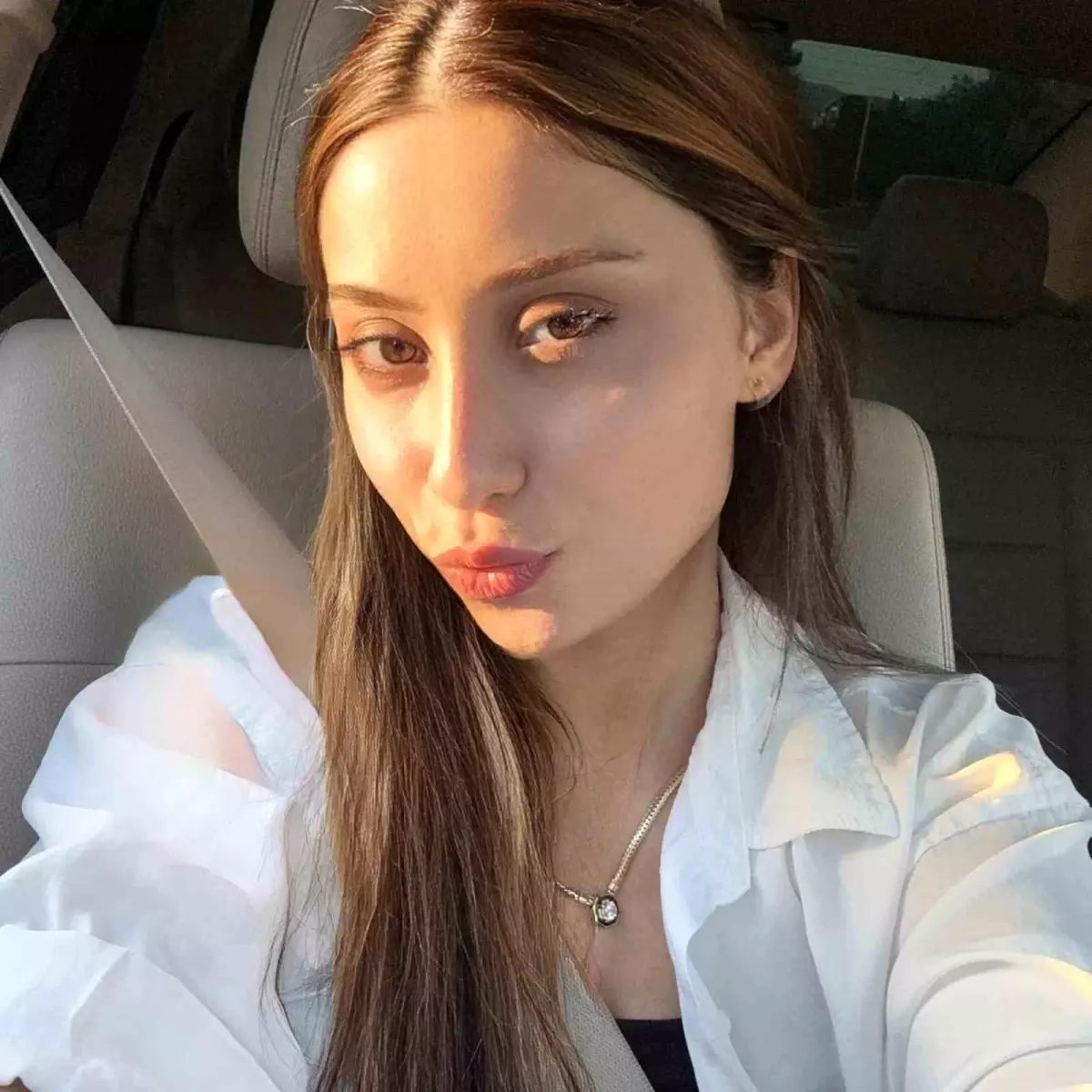 Yorgun Mermi Genç Kadının Bacağını Vurdu