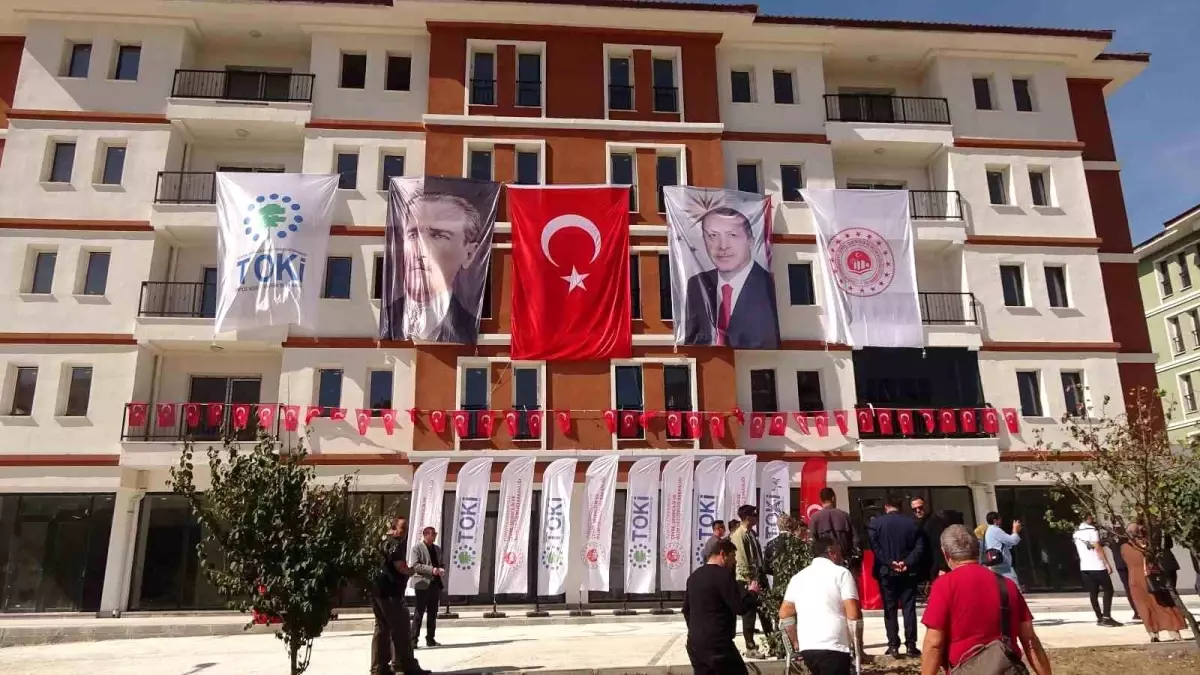 Yozgat\'ta TOKİ Konutları Teslim Edildi