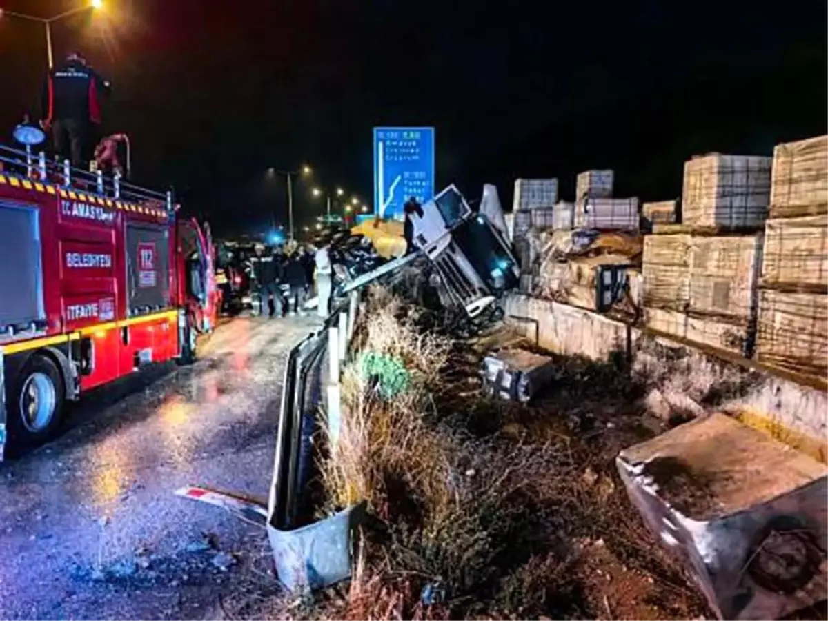 Amasya\'da Tanker Devrildi, Sürücü Yaralandı